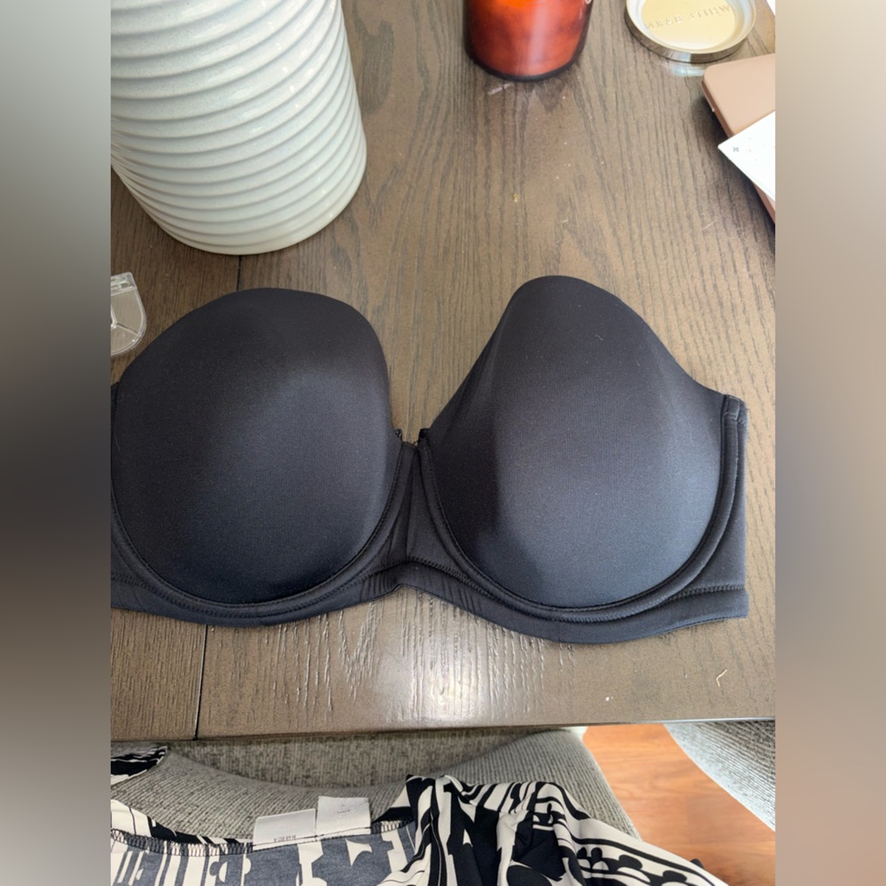 Black Strapless Bra